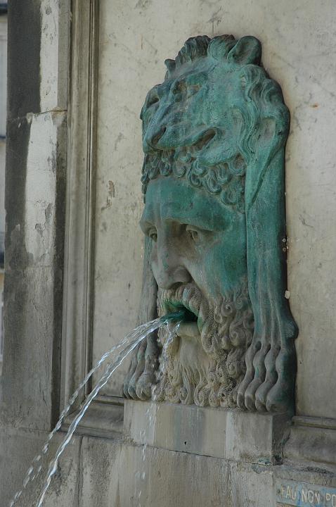 Arles-details (1)